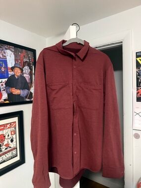 lululemon athletica Men's Button-Down Shirt in Deep Maroon